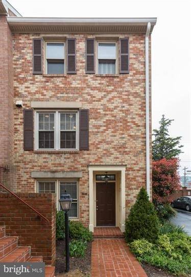 890 North Jackson Street, Arlington, VA 22201