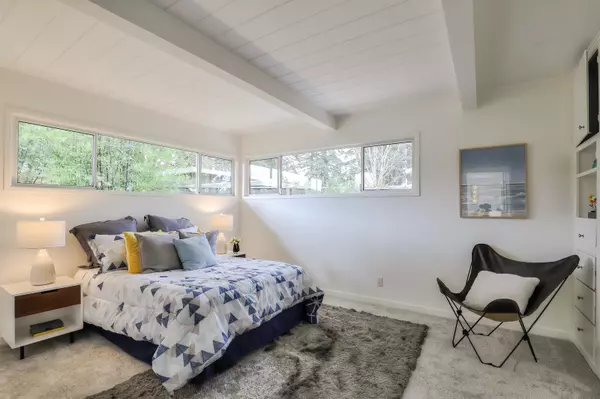 Menlo Park, CA 94025,675 Evergreen Street
