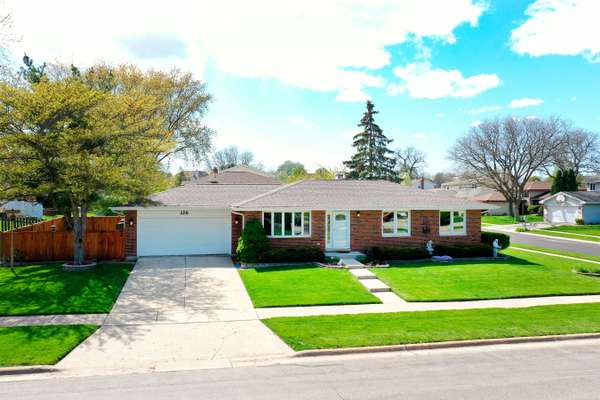 328 Alabama Trl, Carol Stream, IL 60188