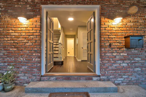 1105 Hidden Oaks Drive, Menlo Park, CA 94025