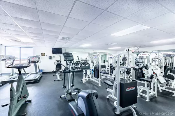 Hollywood, FL 33019,3725 South Ocean Drive #515