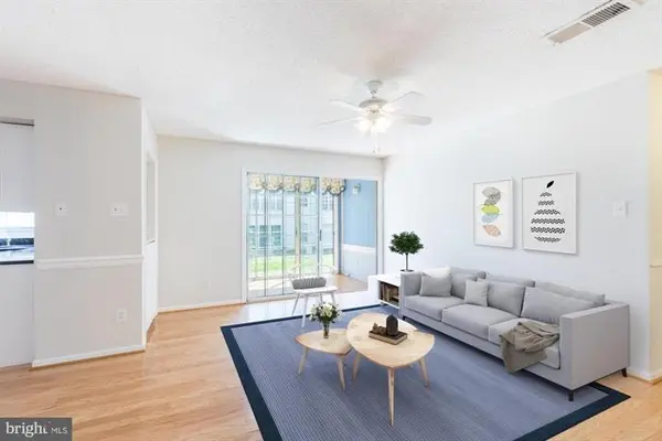 12105 Greenwood Court #101, Fairfax, VA 22033