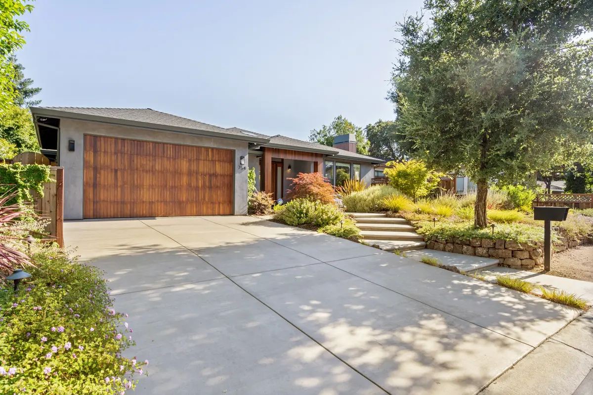 754 Edge Lane, Los Altos, CA, USA