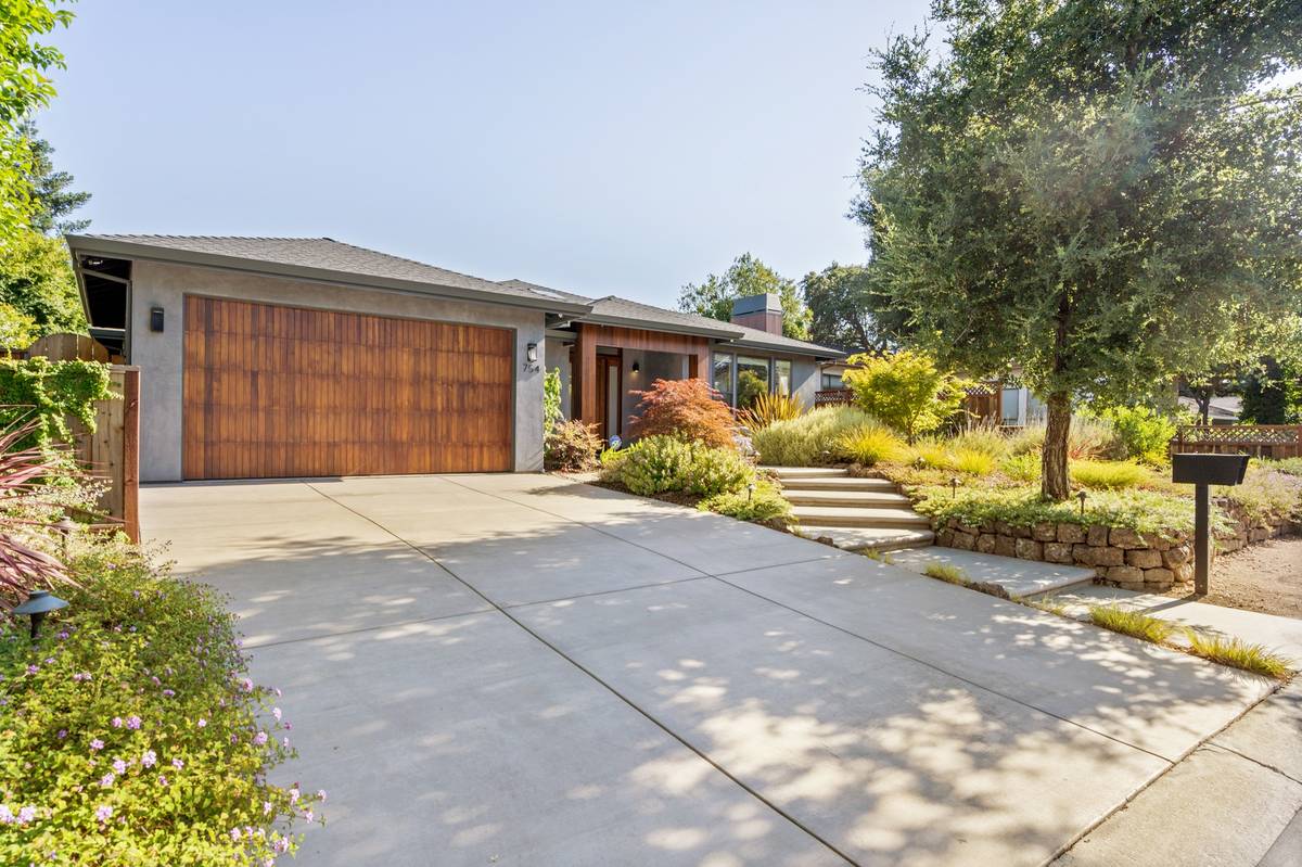 754 Edge Lane, Los Altos, CA, USA
