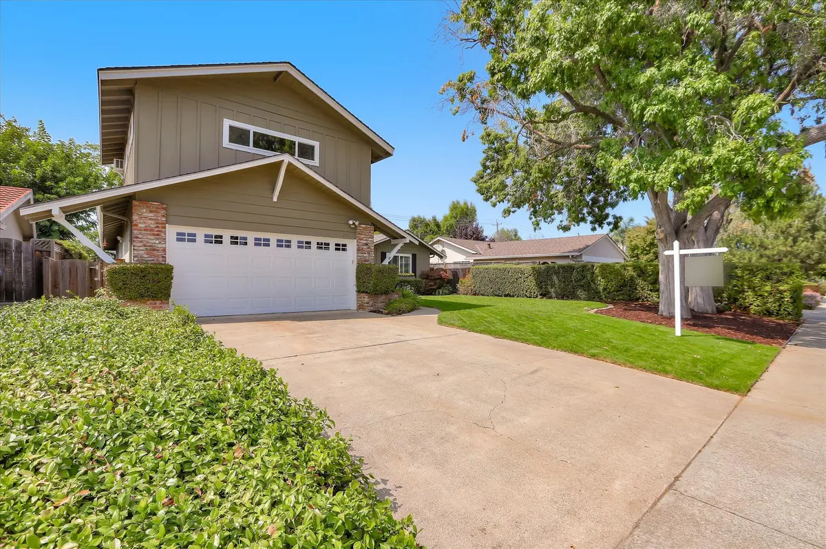 911 Monica Ln, Campbell, CA 95008