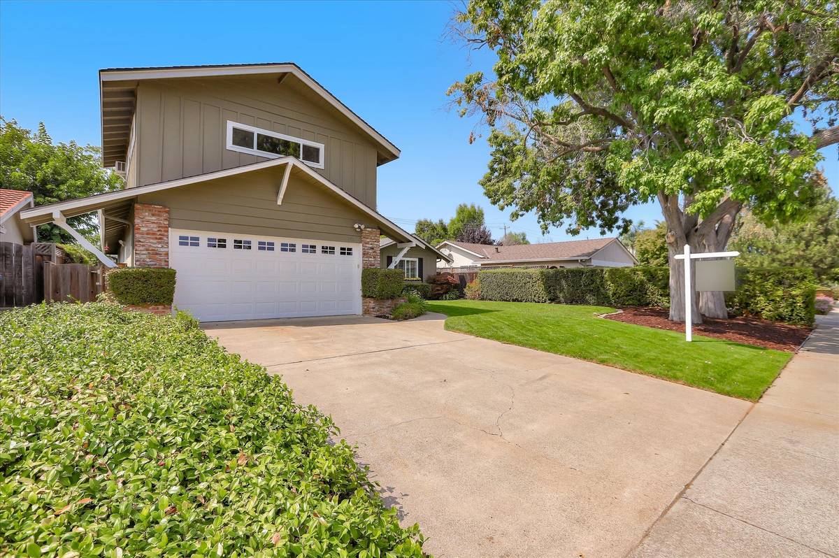 911 Monica Ln, Campbell, CA 95008