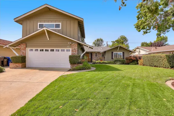 911 Monica Ln, Campbell, CA 95008