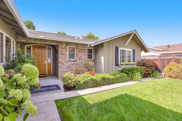 911 Monica Ln, Campbell, CA 95008