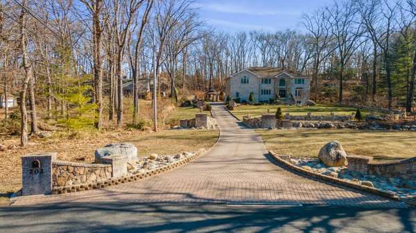 202 Peterson Pl, Ramsey, NJ 07446