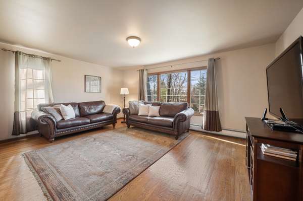202 Peterson Pl, Ramsey, NJ 07446