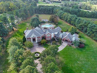 1 Laredo Dr, Colts Neck, NJ 07722, 