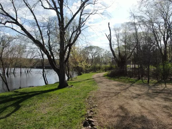 Wisconsin River Island Property Auction, WI