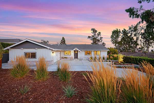 3558 Vista Del Valle