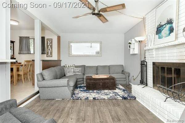 38415 TOTTENHAM RD, Sterling Heights, MI 48312