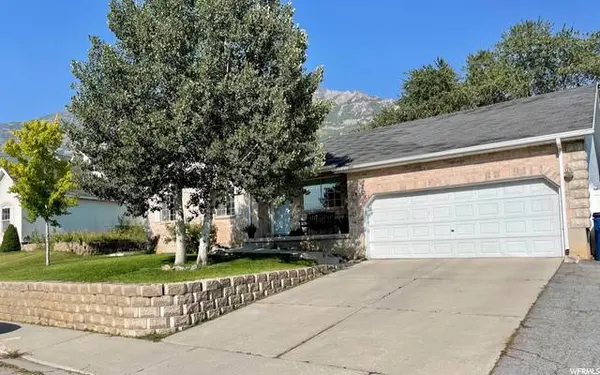 992 N MAHOGANY DR, Pleasant Grove, UT 84062