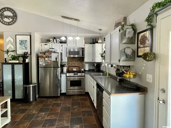 992 N MAHOGANY DR, Pleasant Grove, UT 84062