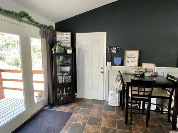 992 N MAHOGANY DR, Pleasant Grove, UT 84062