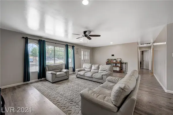 2477 San Felipe Street