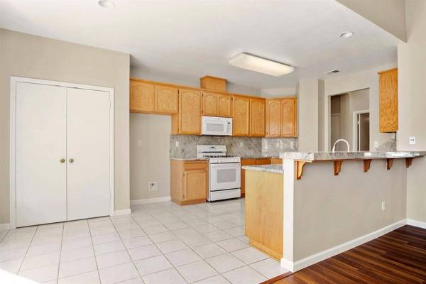 1700 Treehaven LN, Tracy, CA 95376