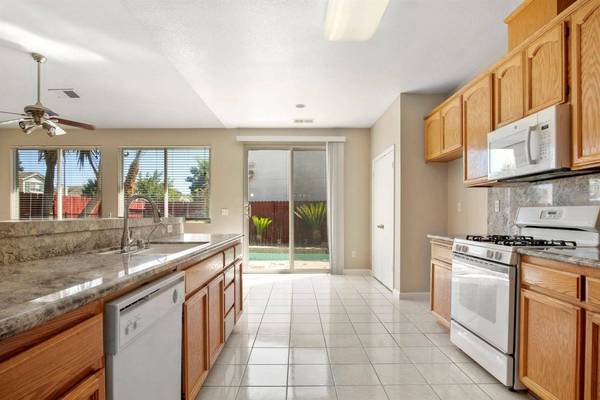 1700 Treehaven LN, Tracy, CA 95376