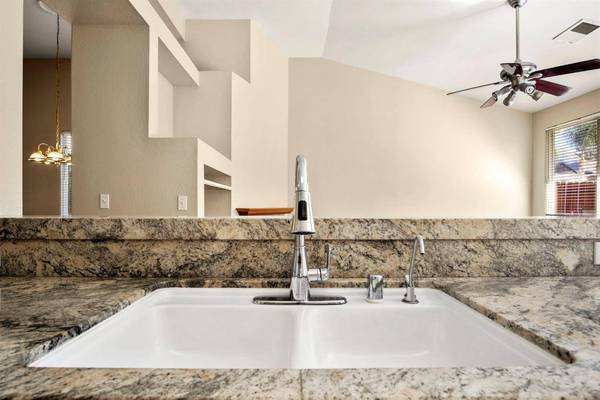 1700 Treehaven LN, Tracy, CA 95376