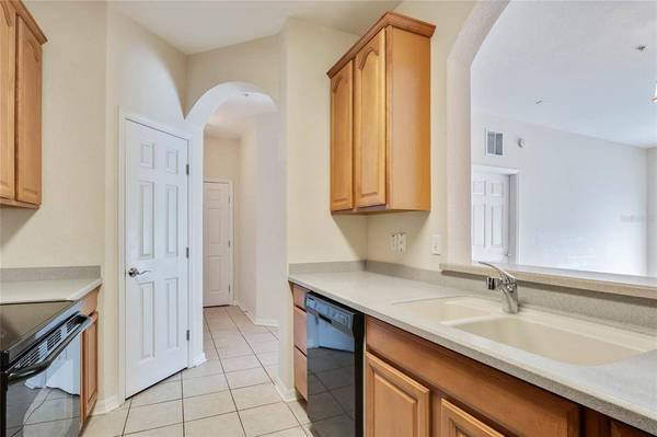 8304 PORTOFINO DR #202, Davenport, FL 33896