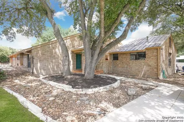 8810 Spanish Moss, Windcrest, TX 78239-2745