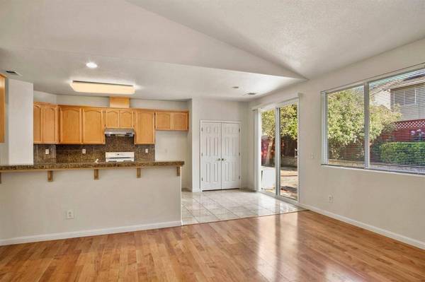 1582 Vinewood WAY, Tracy, CA 95376