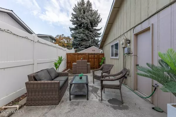 6806 Dundee Ct, Yakima, WA 98908