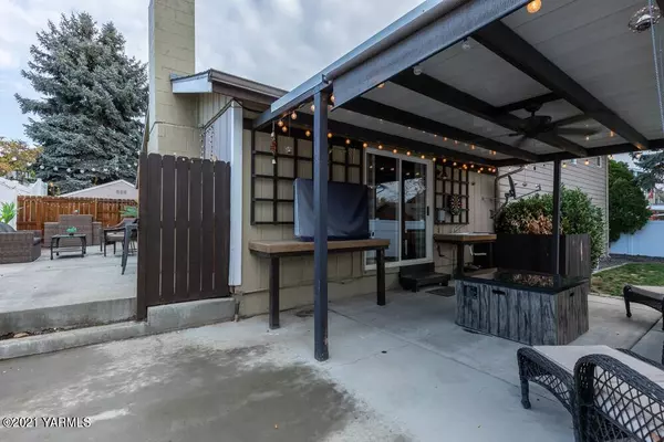 6806 Dundee Ct, Yakima, WA 98908