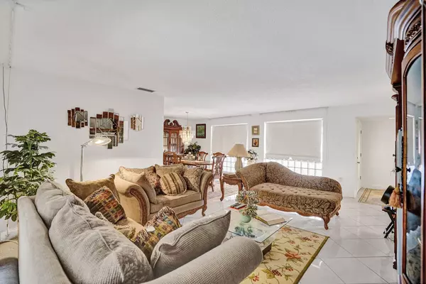 7230 Grandview BLVD, Miramar, FL 33023