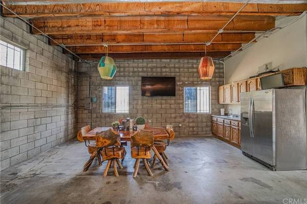 1500 W Phillips BLVD, Pomona, CA 91766