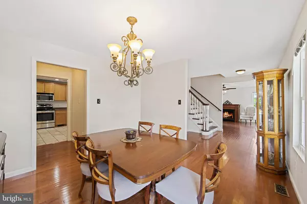 802 OX RD, Woodstock, VA 22664