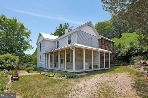 1189 HARTMAN RD, Berkeley Springs, WV 25411