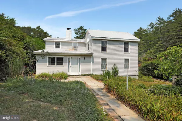 1189 HARTMAN RD, Berkeley Springs, WV 25411