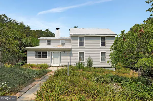 1189 HARTMAN RD, Berkeley Springs, WV 25411