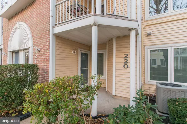 220 JENNIFER CT #1203, Levittown, PA 19057