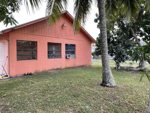 2615 Kentucky ST, West Palm Beach, FL 33406