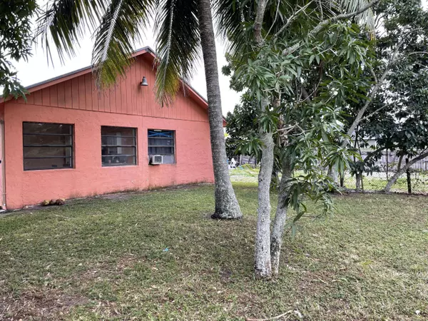 2615 Kentucky ST, West Palm Beach, FL 33406