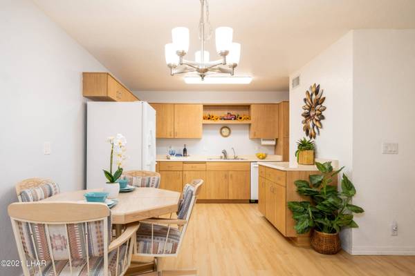 2094 Mesquite Ave #106, Lake Havasu City, AZ 86403