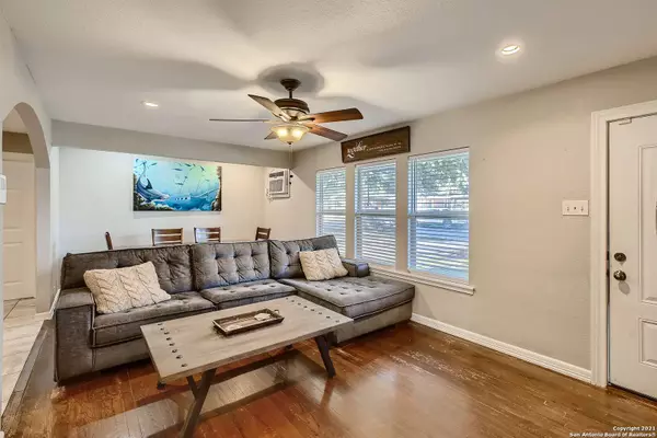 514 DRESDEN DR, San Antonio, TX 78213-3603