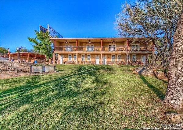 140 BANISTER, Canyon Lake, TX 78133-3528