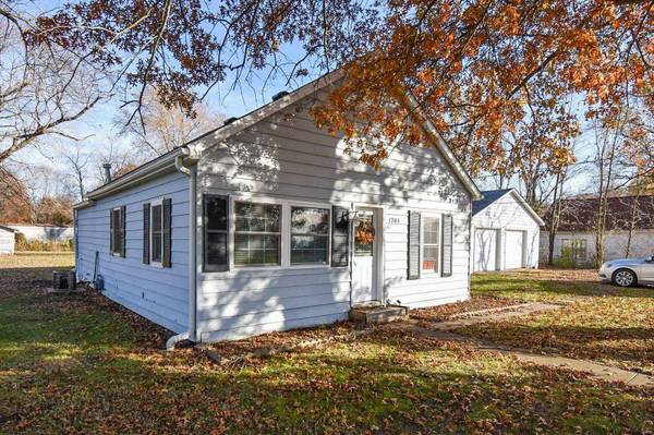 1204 Williamson Avenue, Williamson, IL 62088