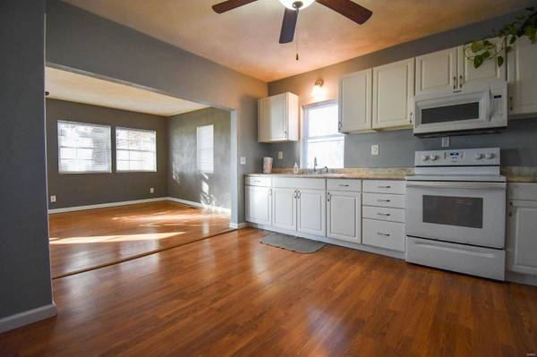 1204 Williamson Avenue, Williamson, IL 62088