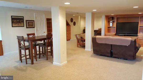 429 AZURE DR, Martinsburg, WV 25404