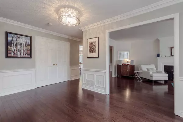 1320 White Cedar Trail, Burlington, ON L7P 4T2