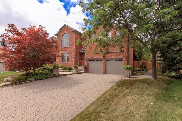 1320 White Cedar Trail, Burlington, ON L7P 4T2