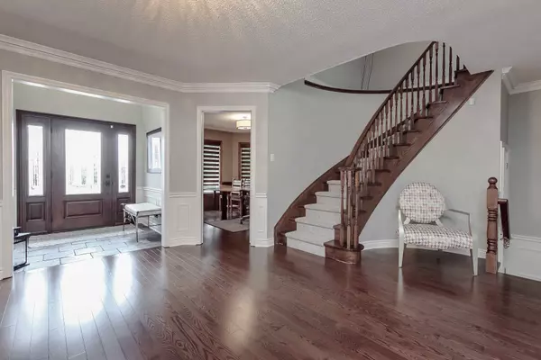 1320 White Cedar Trail, Burlington, ON L7P 4T2