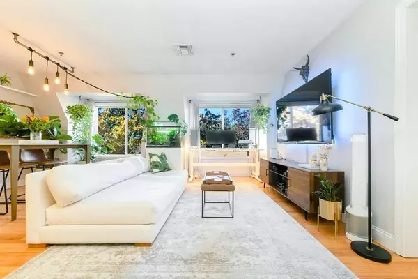 332 Jamaicaway #404, Boston, MA 02130