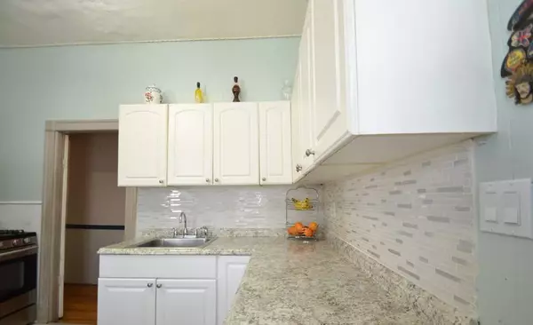 145 Moore St, Lowell, MA 01852